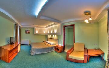 Улучшенный двухместный номер с 1 кроватью в Отеле Optima Hotel Deluxe